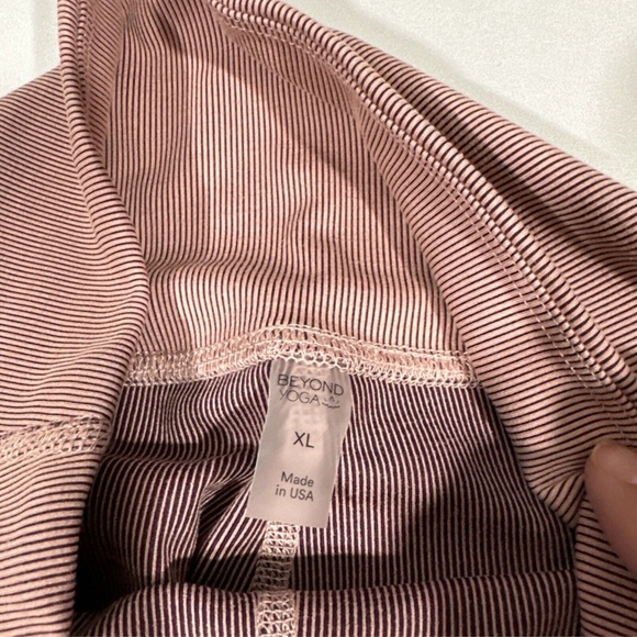 NWT $68 Beyond Yoga [ XL ] Heather Rib High Rise Biker‎ Short in Mauve - Picture 9 of 14